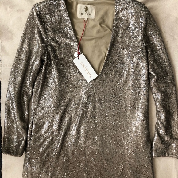 The Jet Set Diaries Oasis Gold Sequin Dress NWT - Picture 5 of 8